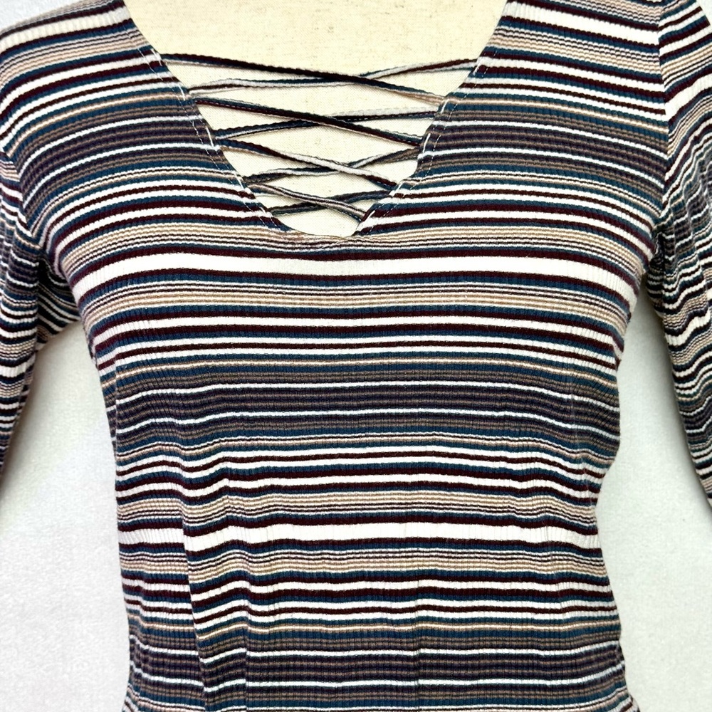 Cape Juby Retro Striped Lace-Up V-Neck Long Sleeve Top